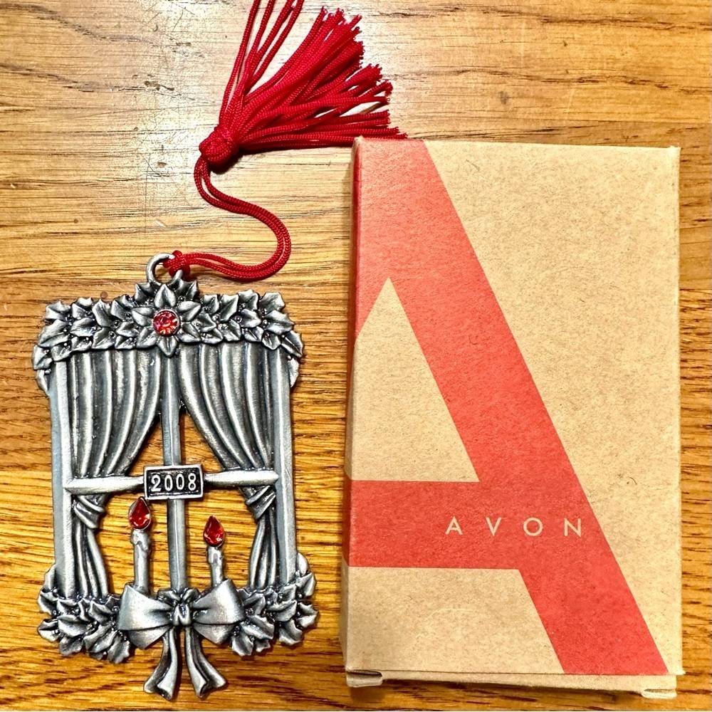 Avon 2008 Collectible Pewter Christmas Ornament Candle In Window